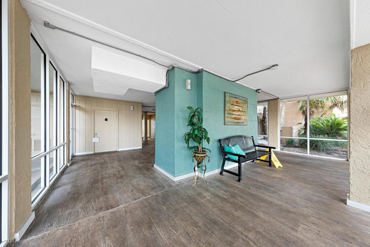 Edgewater West 102